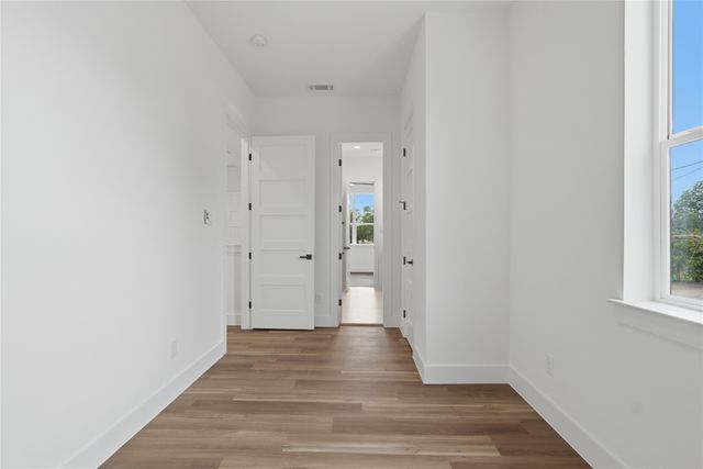 6200 Carlton Garrett Street, Dallas, TX 75215
