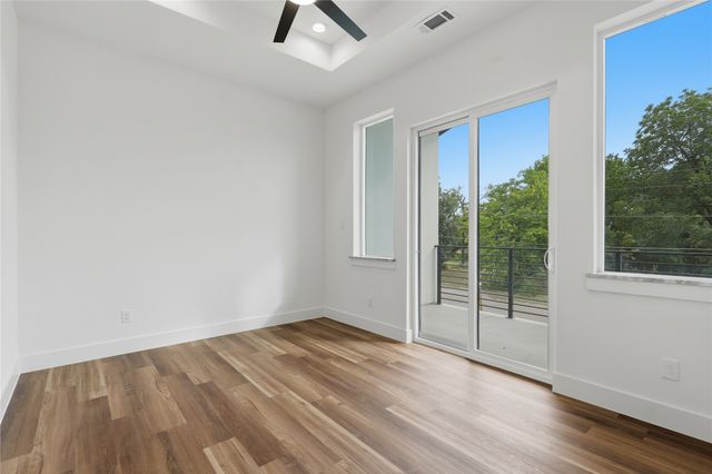 6200 Carlton Garrett Street, Dallas, TX 75215