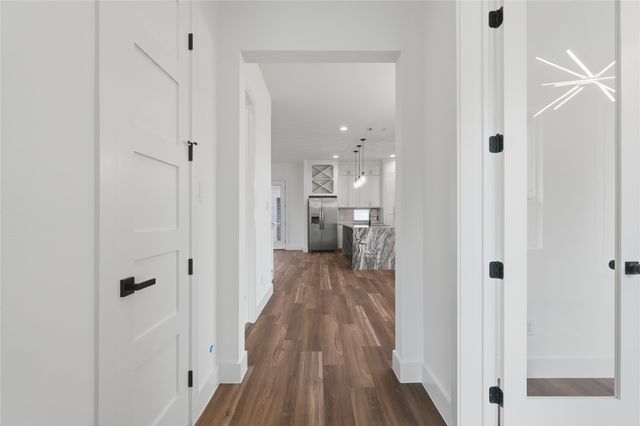 6200 Carlton Garrett Street, Dallas, TX 75215