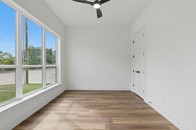6200 Carlton Garrett Street, Dallas, TX 75215