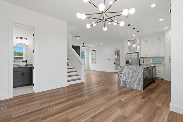 6200 Carlton Garrett Street, Dallas, TX 75215