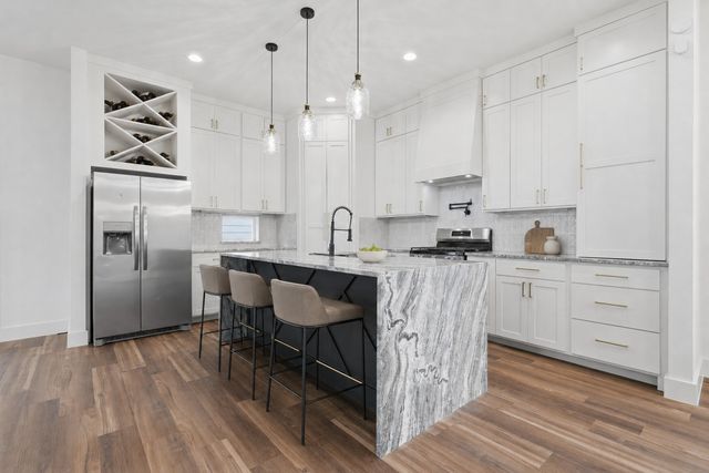 6200 Carlton Garrett Street, Dallas, TX 75215