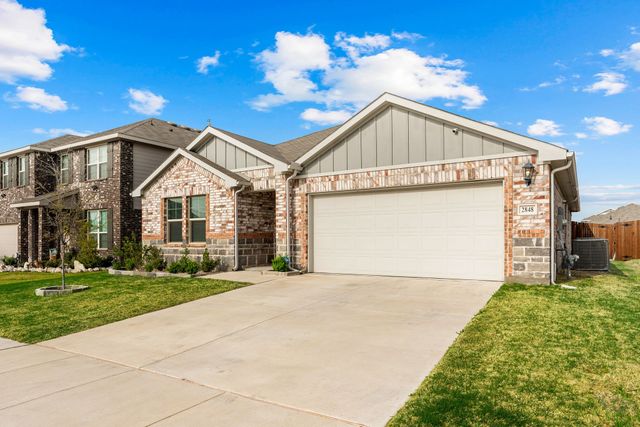 2848 Fox Trail Lane, Fort Worth, TX 76108