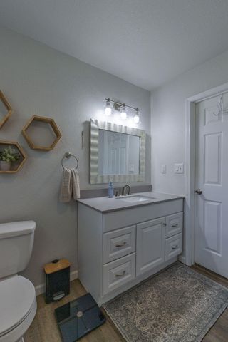 4221 W La Siesta Place, Springfield, MO 65802