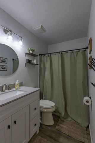 4221 W La Siesta Place, Springfield, MO 65802