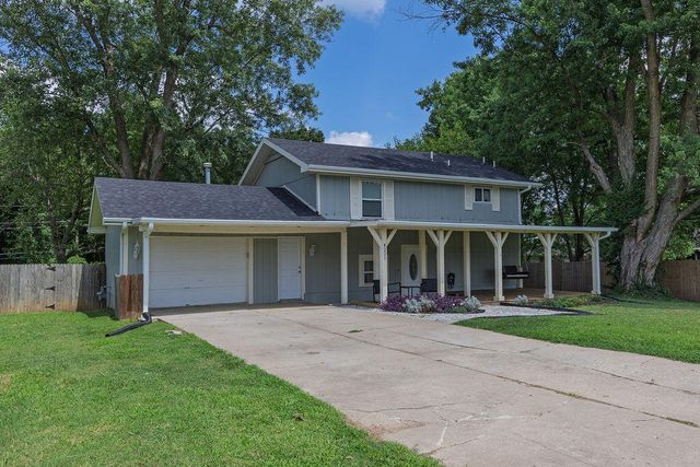 4221 W La Siesta Place, Springfield, MO 65802