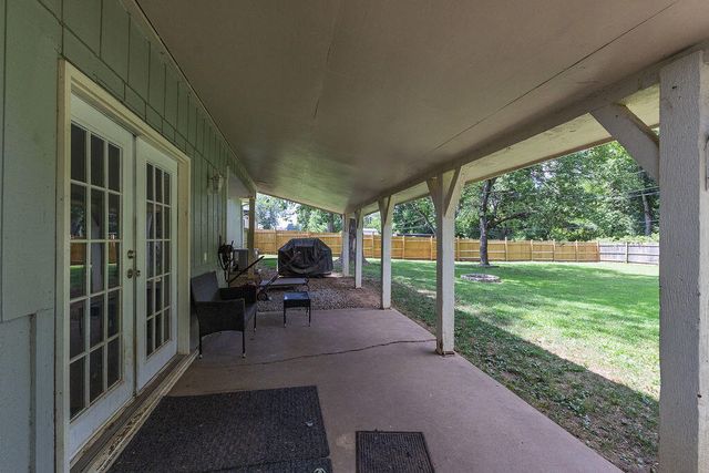 4221 W La Siesta Place, Springfield, MO 65802