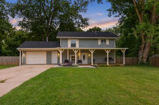 4221 W La Siesta Place, Springfield, MO 65802