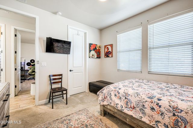 5892 VALLE SONAR Avenue, El Paso, TX 79932