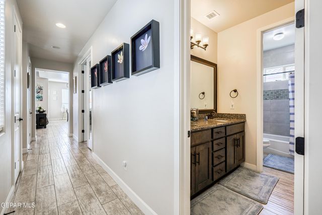 5892 VALLE SONAR Avenue, El Paso, TX 79932