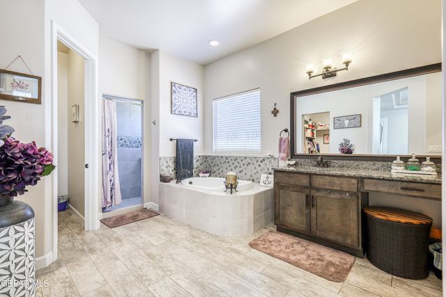 5892 VALLE SONAR Avenue, El Paso, TX 79932