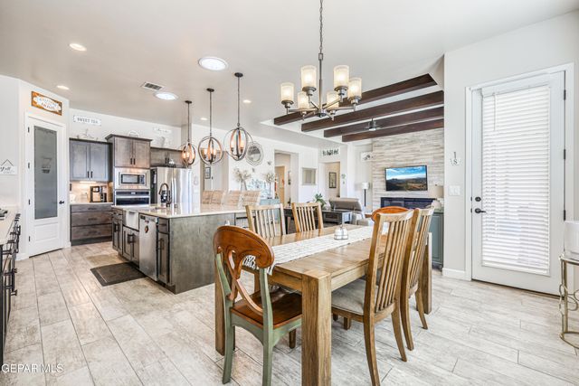 5892 VALLE SONAR Avenue, El Paso, TX 79932