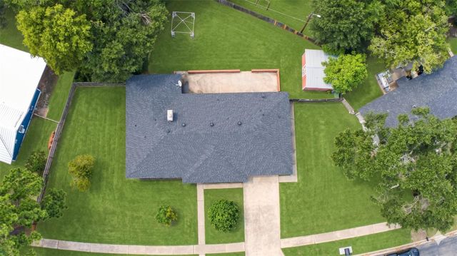 202 Rose Marie Boulevard, Hearne, TX 77859