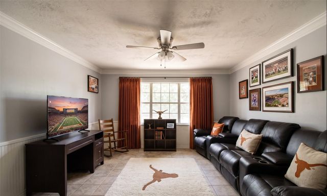 202 Rose Marie Boulevard, Hearne, TX 77859