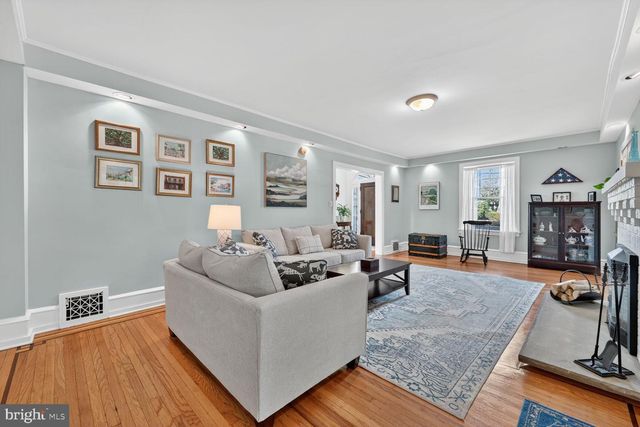 104 W MAPLE AVE, Merchantville, NJ 08109