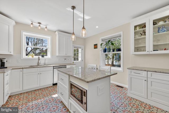 104 W MAPLE AVE, Merchantville, NJ 08109