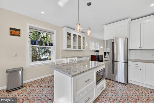 104 W MAPLE AVE, Merchantville, NJ 08109
