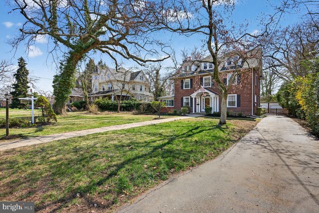 104 W MAPLE AVE, Merchantville, NJ 08109