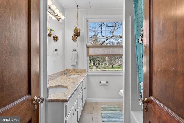 104 W MAPLE AVE, Merchantville, NJ 08109