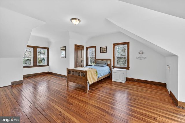 104 W MAPLE AVE, Merchantville, NJ 08109