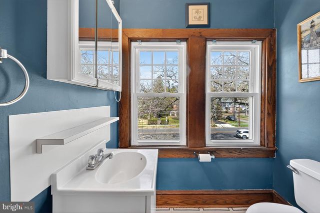 104 W MAPLE AVE, Merchantville, NJ 08109