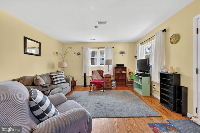 104 W MAPLE AVE, Merchantville, NJ 08109