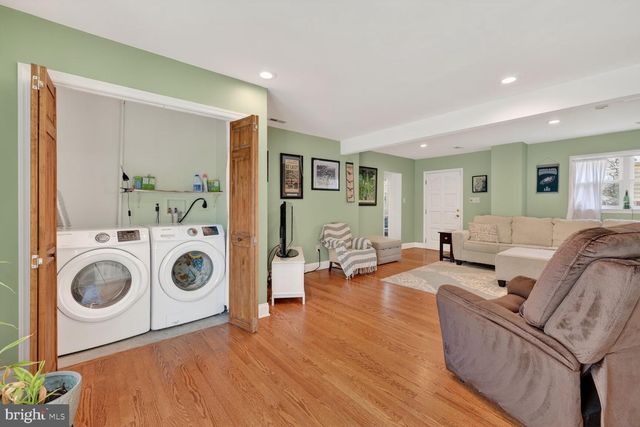 104 W MAPLE AVE, Merchantville, NJ 08109