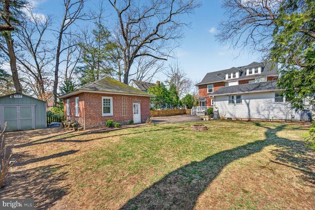 104 W MAPLE AVE, Merchantville, NJ 08109