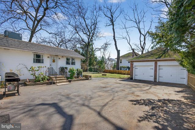 104 W MAPLE AVE, Merchantville, NJ 08109
