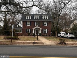 104 W MAPLE AVE, Merchantville, NJ 08109