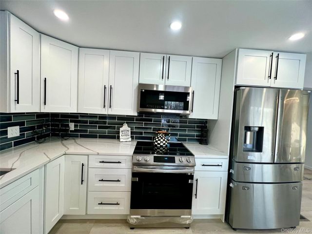 17 Dunthorne Drive, Pine Bush, NY 12721