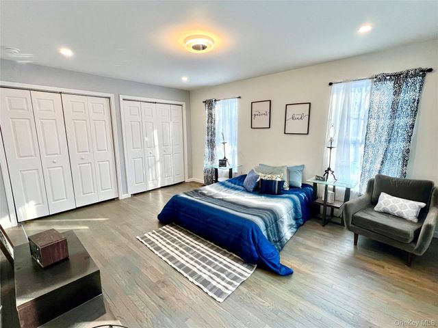 17 Dunthorne Drive, Pine Bush, NY 12721