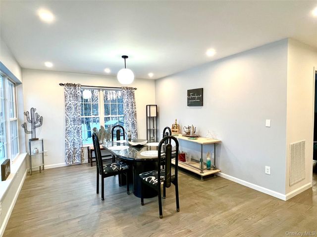 17 Dunthorne Drive, Pine Bush, NY 12721