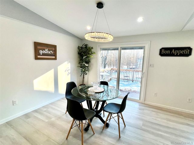 17 Dunthorne Drive, Pine Bush, NY 12721