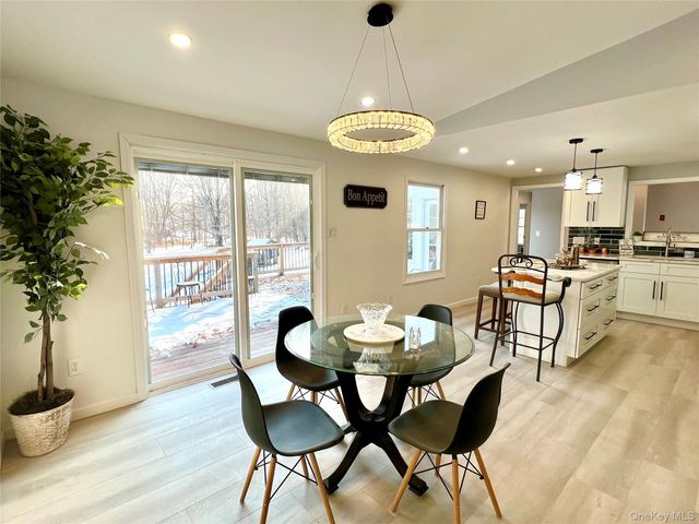 17 Dunthorne Drive, Pine Bush, NY 12721