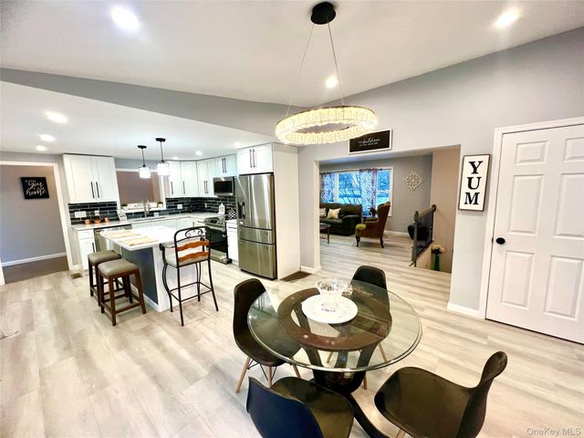 17 Dunthorne Drive, Pine Bush, NY 12721