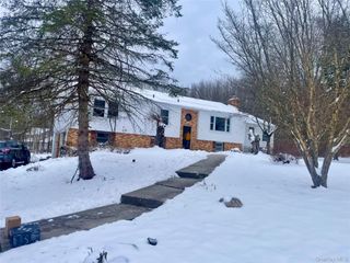 17 Dunthorne Drive, Pine Bush, NY 12721