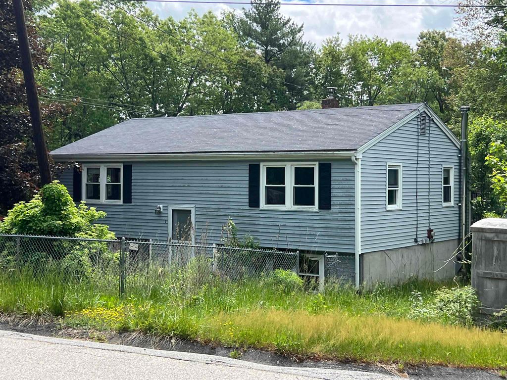 5 Birch Drive, Newmarket, NH 03857