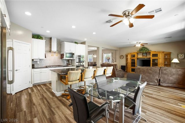 990 Floral Creek Court, Henderson, NV 89002