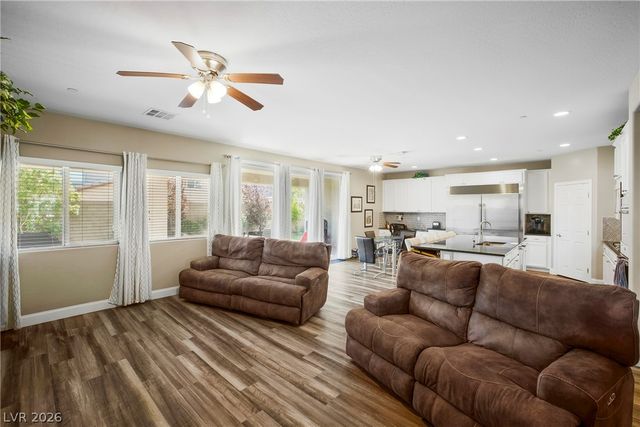 990 Floral Creek Court, Henderson, NV 89002