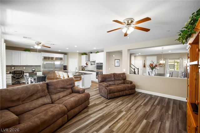 990 Floral Creek Court, Henderson, NV 89002