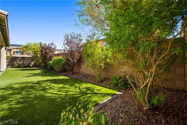 990 Floral Creek Court, Henderson, NV 89002