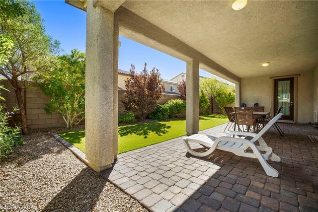 990 Floral Creek Court, Henderson, NV 89002