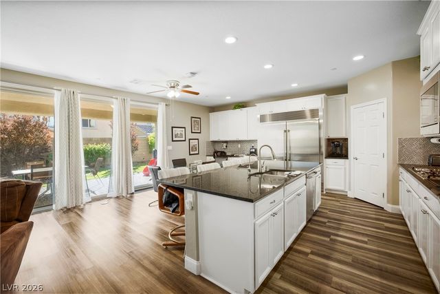 990 Floral Creek Court, Henderson, NV 89002
