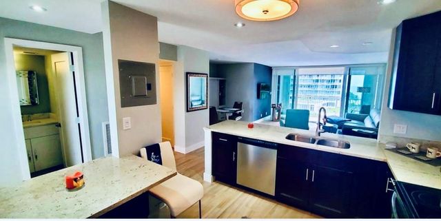 2200 NE 33rd Ave 8G, Fort Lauderdale, FL 33305