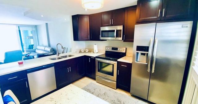 2200 NE 33rd Ave 8G, Fort Lauderdale, FL 33305