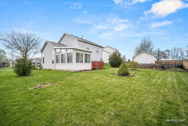 1438 Westbury Circle, North Aurora, IL 60542