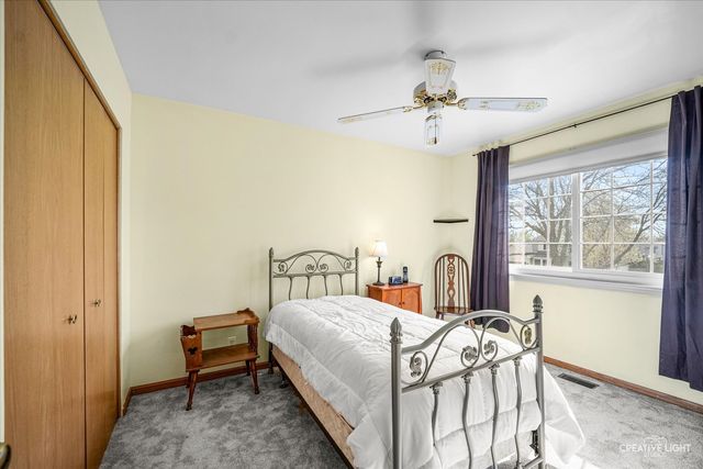 1438 Westbury Circle, North Aurora, IL 60542