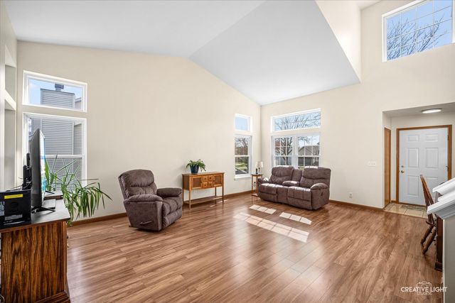 1438 Westbury Circle, North Aurora, IL 60542