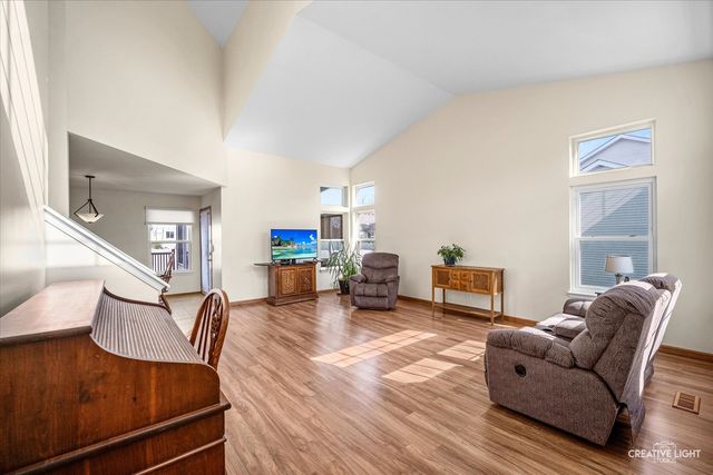 1438 Westbury Circle, North Aurora, IL 60542